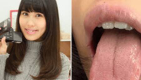 Mouth Exploration : Intimate Selfies of Kotomi Shinozaki