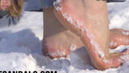 Teresa barefoot in the snow - Video update 12387 HD