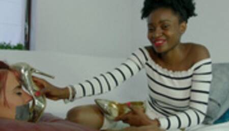 Zuri Makes Her Smell Her Shoes - Portugal Language - HD 2560x1440