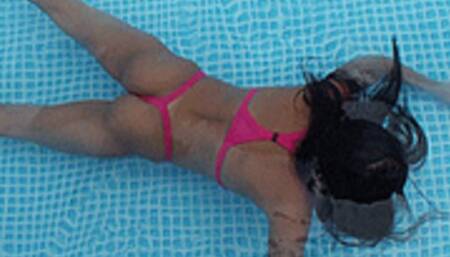 Sexy queen doing tricks in the pool (1920x1080 HD) WMV