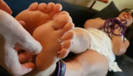 Petra's feet got tickled - FULL HD