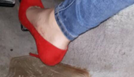 Cranking red pumps