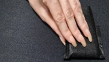 Scratching long natural nails