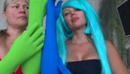 Lory blows a kiss in Victoria face a