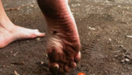 Helen walks barefoot in public and makes her cute feet muddy (FULL HD MP4)