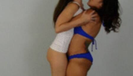 Squeezed! 2-for-1 Classic Duo feat Cali, Sahrye & Jacquelyn Velvets in bearhugs and scissorhold domination (hd)