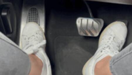 WHOLE DAY IN TIGHT ADIDAS STAN SMITH SNEAKERS - MOV HD