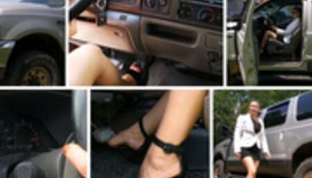 EXCLUSIVE PREMIERE: BRUTAL HARD REVVING IN V10 FORD EXCURSION