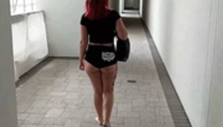 Bare Foot Walking with Lilith Convallis 720p MP4