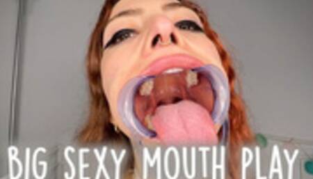 BIG SEXY MOUTH PLAY 720