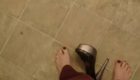 ASMR BIG THICK N JUICY RUBBING THIGHS