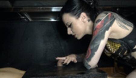 I SQUEEZE THE SUBMISSIVE'S FLACID COCK WITH MY ASS