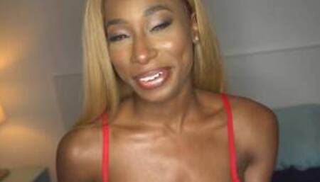 kinsley makes her bf a special sex tape while he is away