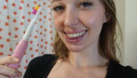 747 Toothbrushing Mouth Exploration