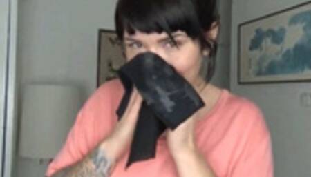 * 854x480p * 7 Day Nose Blowing & Sneezing On Black Handkerchief ,Day 4 - Mp4