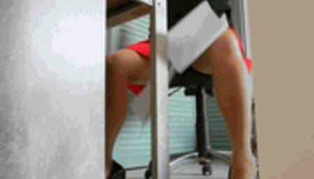 Looking through the open door AVI(1920x1080)FHD