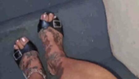 Avi Walking Giantess in high heels and jingly anklet shoeplay toe cleavage high heel walking sounds