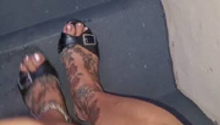 Walking Giantess in high heels and jingly anklet shoeplay toe cleavage high heel walking sounds