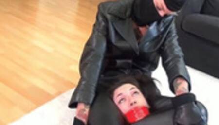 LILIAN STRANGE DREAM (WMV scissorhold part 2)