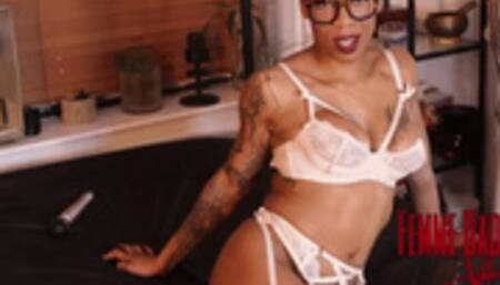 Ashley Paige cums first: a JOI