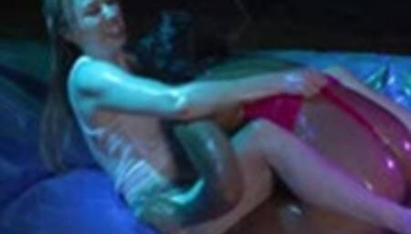 Sondra vs Calisa Oil Wrestling (4K MP4)