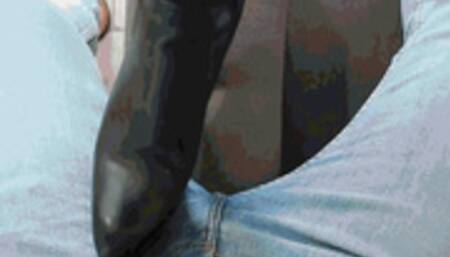 Teases her slave MP4(1280*720)HD