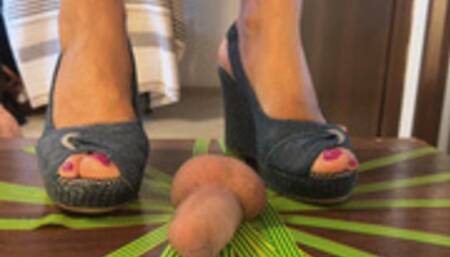 Shoejob in Tommy Hilfiger wedgies