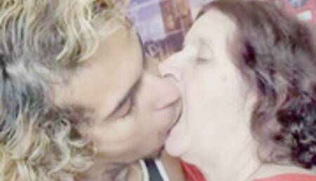 DELICIOUS HOT KISSES ON MY 75 YEARS OLD GIRLFRIEND - BY JUDITI AND JACK - CLIP 3 IN FULL HD