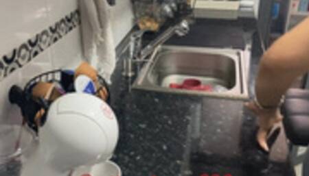 lots of farts in the sink