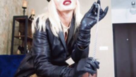 Xenia Onatopp Pantyhose Scissorholding