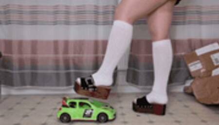 Mila - Special ironing service - toycar