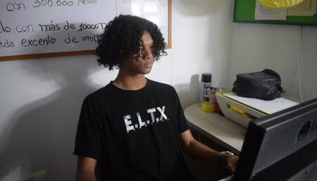 I give an award to the employee of the month