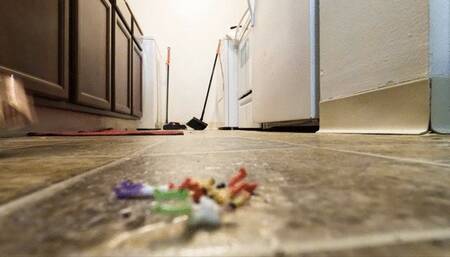 Pathetic Tinies Discovered on Giantess Floor 1080