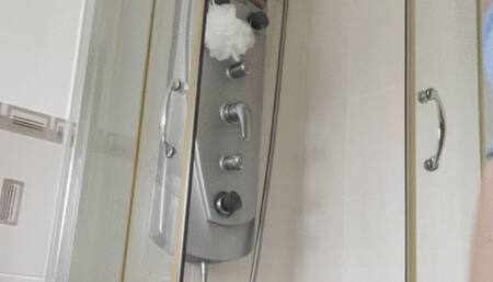 Get Wet With JennyWillson (HD, MP4)