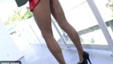 Anybody else thinks Sienna Grace is hot