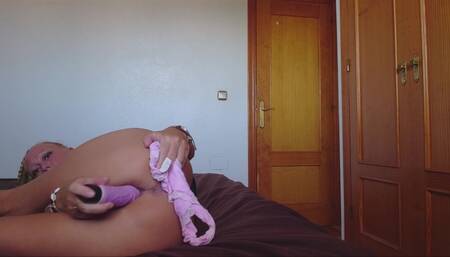 Selfshot dildo fucking