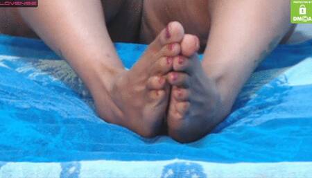 FEET WORSHIP LOTIONING FEET FEET ON DILDO NUDE