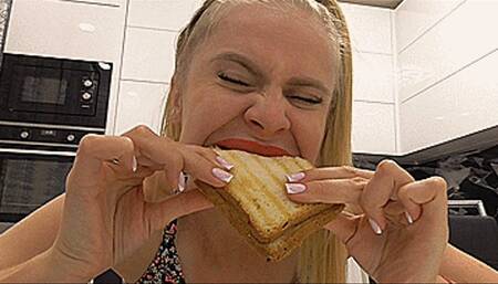 SHE GETS FAT ON TOAST!MP4