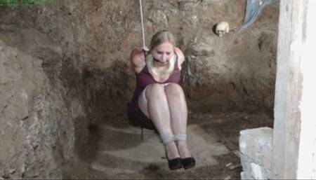 Curvy blonde MILF balltied and left in the pit (WMV HD 8000kbps)
