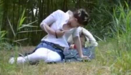 Heiße deutsche Frau Jess - Riskanter Outdoor-Fick mit Fremdem - 02