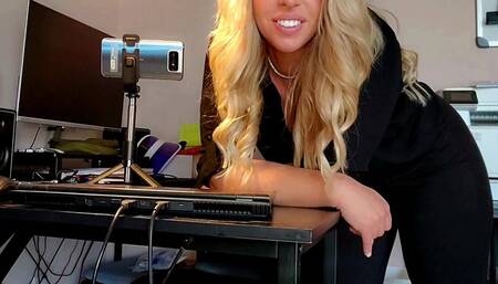 Casting Futon - POV Face Fart Experience with JOI and Cum Countdown