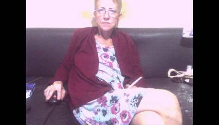 sexygeny trying to smoke 200