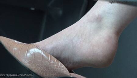 Candid elegant mules heels dangling, pefect feet, foot fetish watching