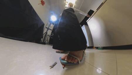 XIAOMI Chief Officer Treads on Slaves 360VR MP4