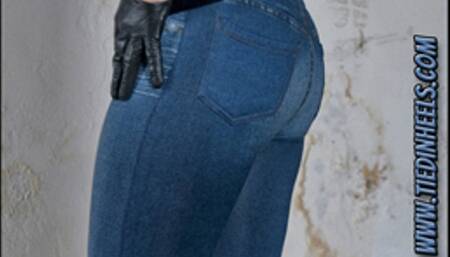 Rachel Wears Skintight Jeans and Black Leather Ankle Boots! HD-WMV