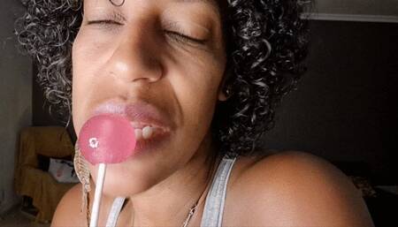 drooly lollipop suck