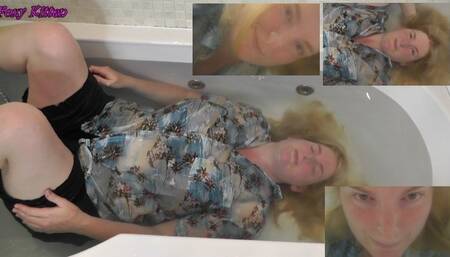 Foxy Eyes Open Underwater swimming therapy