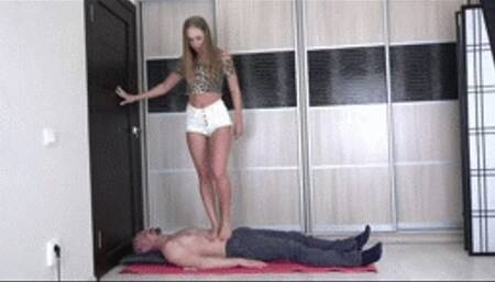 Snowflake - barefoot trampling Full HD