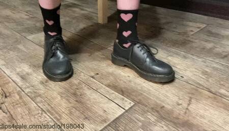 Burger crush with My everyday Dr Martens shoes