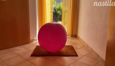 pink beachball s2p in bikini